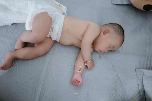 林芝几个月宝宝会抬头